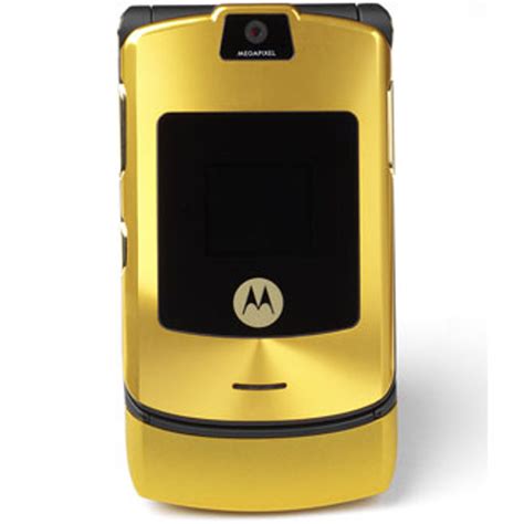 Motorola and D&G: Gold Razr V3i unpacked .